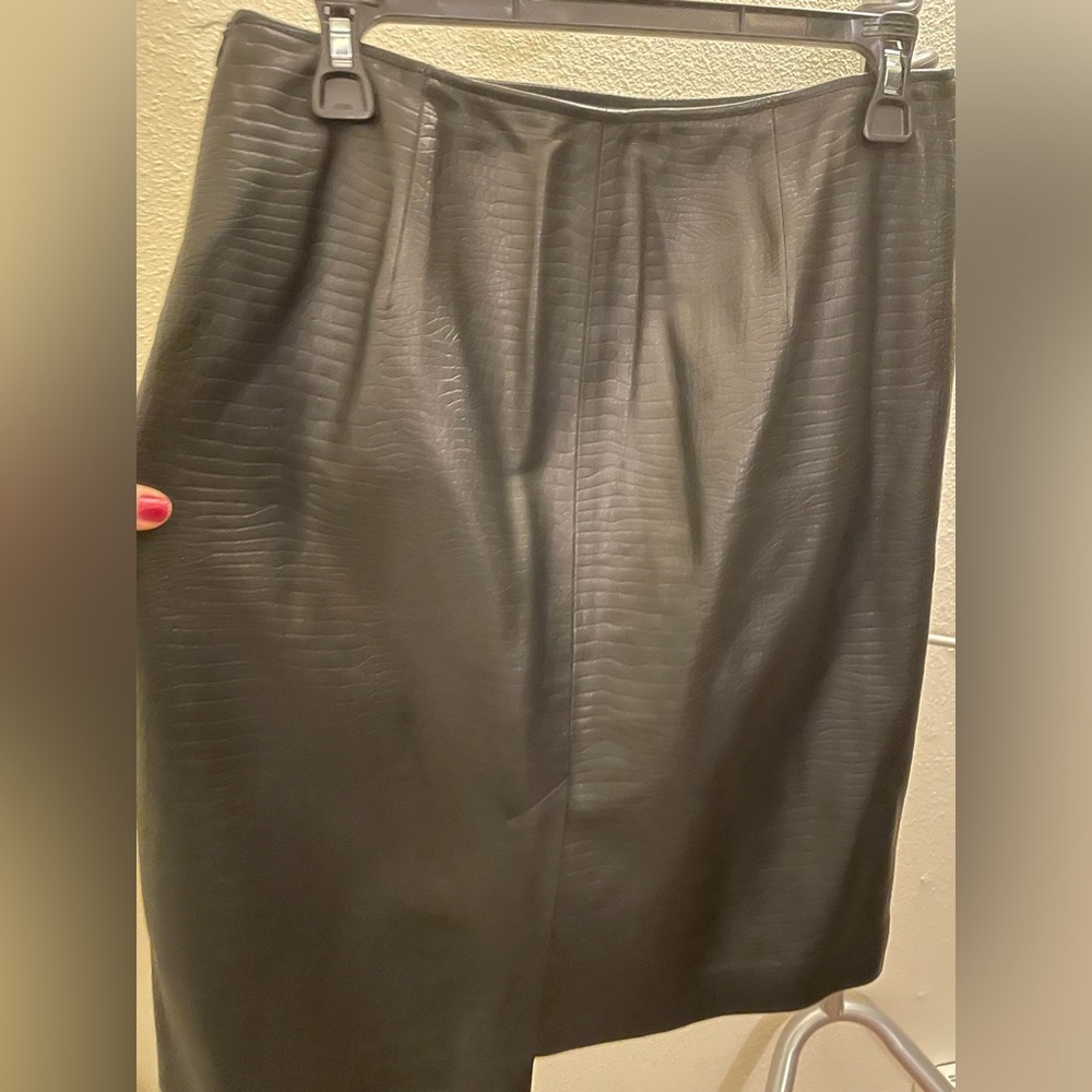 Ralph Lauren Black leather croc print leather skirt, size 8 - Picture 3 of 3